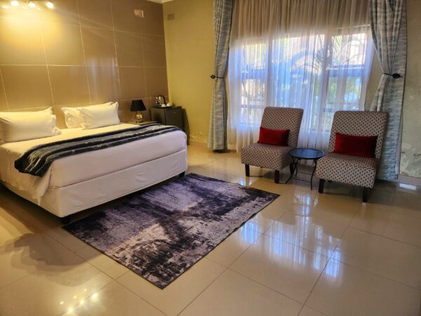 Deluxe Suites - Image 3
